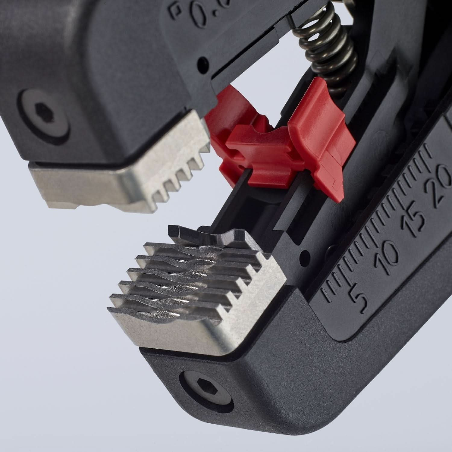 12 52 195-40374448_14.jpg